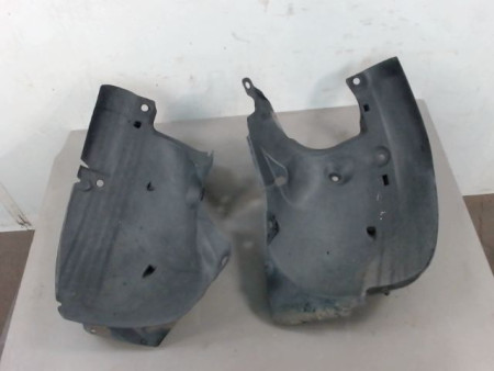 PARE-BOUE AVANT GAUCHE RENAULT CLIO