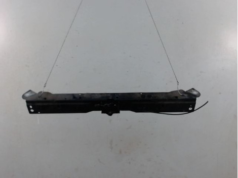 TRAVERSE SUPERIEURE ARMATURE AVANT OPEL INSIGNIA