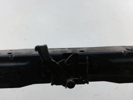TRAVERSE SUPERIEURE ARMATURE AVANT OPEL INSIGNIA