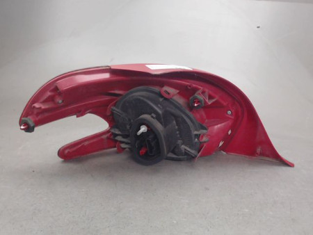 FEU ARRIERE DROIT PEUGEOT 208