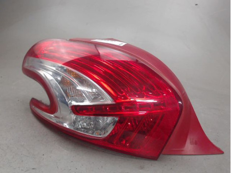 FEU ARRIERE GAUCHE  PEUGEOT 208