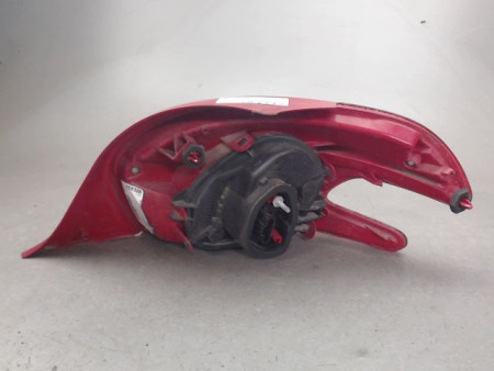 FEU ARRIERE GAUCHE  PEUGEOT 208