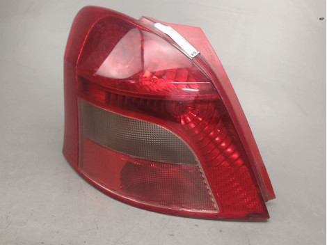 FEU ARRIERE GAUCHE  TOYOTA YARIS