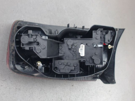 FEU ARRIERE GAUCHE  PEUGEOT 407