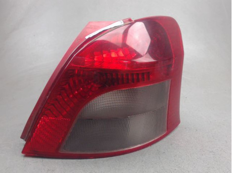 FEU ARRIERE DROIT TOYOTA YARIS