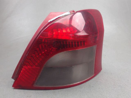 FEU ARRIERE DROIT TOYOTA YARIS