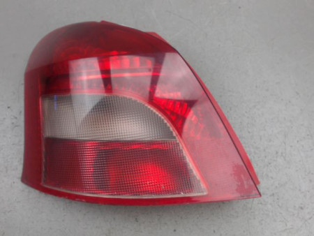 FEU ARRIERE GAUCHE  TOYOTA YARIS