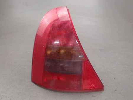 FEU ARRIERE GAUCHE  RENAULT CLIO