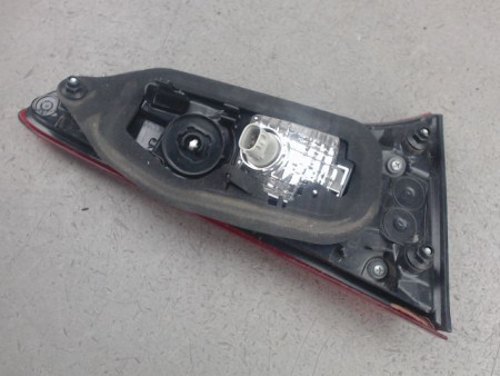 FEU ARRIERE INTERIEUR DROIT TOYOTA YARIS