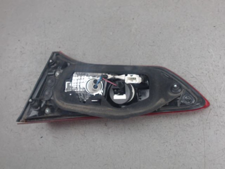 FEU ARRIERE INTERIEUR GAUCHE TOYOTA YARIS