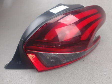 FEU ARRIERE DROIT PEUGEOT 208