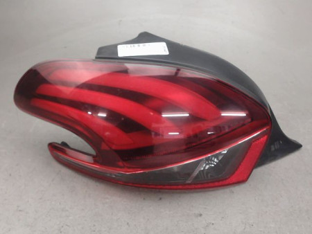 FEU ARRIERE GAUCHE  PEUGEOT 208