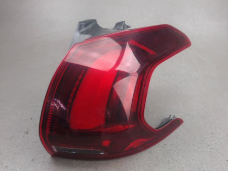 FEU ARRIERE DROIT PEUGEOT 2008