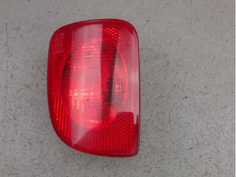 FEU DE PARE-CHOC ARRIERE GAUCHE RENAULT KANGOO