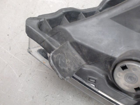 PHARE DROIT RENAULT TRAFIC