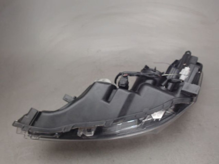 PHARE DROIT TOYOTA VERSO