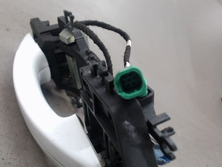 POIGNEE EXTERIEURE PORTE AVANT GAUCHE FORD KUGA