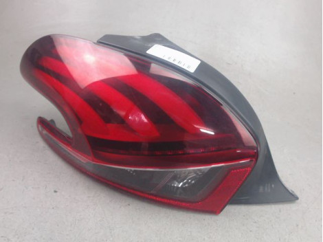 FEU ARRIERE GAUCHE  PEUGEOT 208