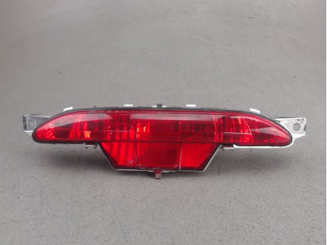 FEU BROUILLARD CENTRAL ARRIERE PEUGEOT 208