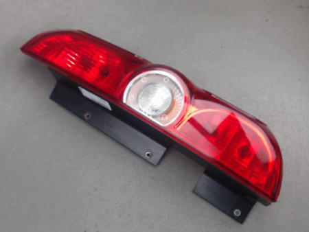 FEU ARRIERE DROIT OPEL COMBO