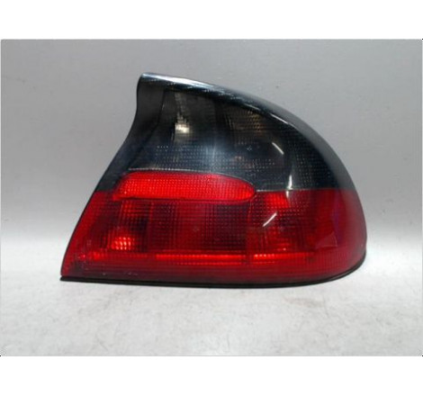FEU ARRIERE DROIT OPEL TIGRA
