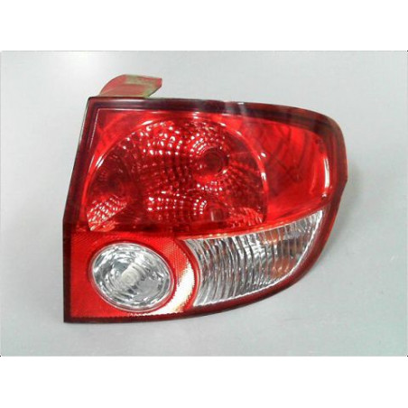FEU ARRIERE DROIT HYUNDAI GETZ 2004