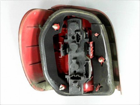 FEU ARRIERE DROIT VOLKSWAGEN POLO 2000