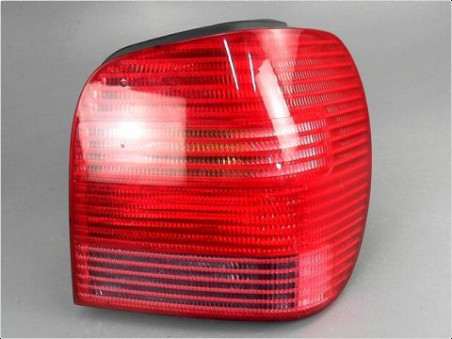 FEU ARRIERE DROIT VOLKSWAGEN POLO 2000