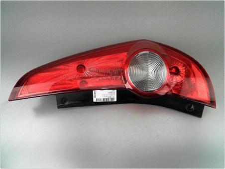 FEU ARRIERE DROIT OPEL AGILA 2010