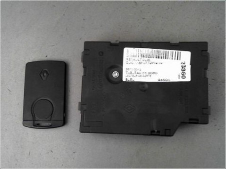 LECTEUR DE CARTE RENAULT CLIO 2012