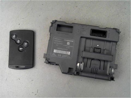 LECTEUR DE CARTE RENAULT CLIO 2012