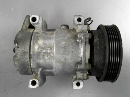 COMPRESSEUR AIR CONDITIONNE RENAULT CLIO 2001