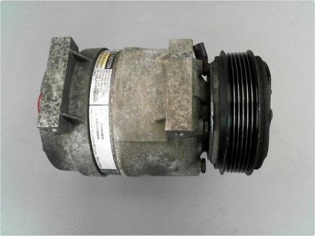 COMPRESSEUR AIR CONDITIONNE RENAULT MEGANE SCENIC 2001