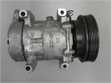COMPRESSEUR AIR CONDITIONNE RENAULT CLIO 2002