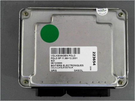 CALCULATEUR MOTEUR VOLKSWAGEN POLO 2000