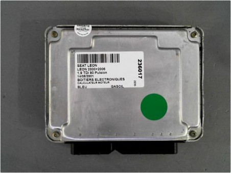 CALCULATEUR MOTEUR SEAT LEON 2001