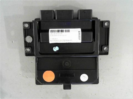 CALCULATEUR MOTEUR DACIA DUSTER 2010