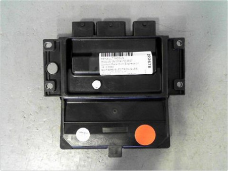 CALCULATEUR MOTEUR RENAULT MODUS 2004