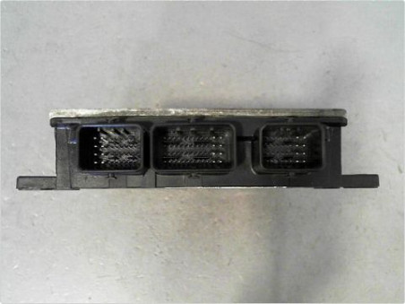 CALCULATEUR MOTEUR RENAULT MODUS 2004