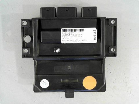 CALCULATEUR MOTEUR DACIA LOGAN 2007