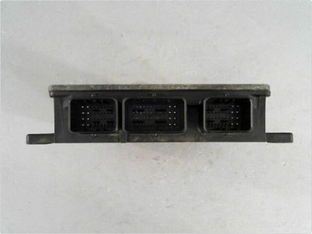 CALCULATEUR MOTEUR RENAULT CLIO 2003