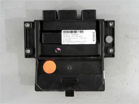 CALCULATEUR MOTEUR RENAULT MEGANE 2005