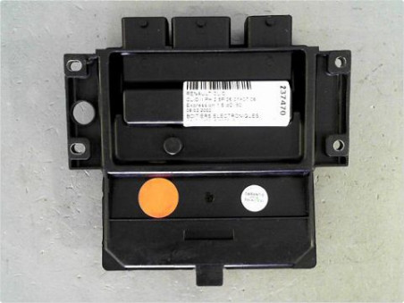 CALCULATEUR MOTEUR RENAULT CLIO 2002