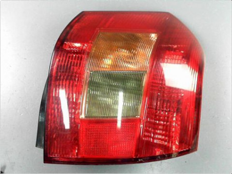 FEU ARRIERE DROIT TOYOTA COROLLA 2002