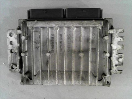 CALCULATEUR MOTEUR RENAULT CLIO 2001
