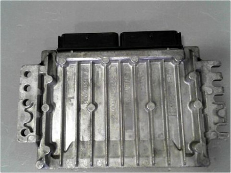 CALCULATEUR MOTEUR RENAULT CLIO 2000