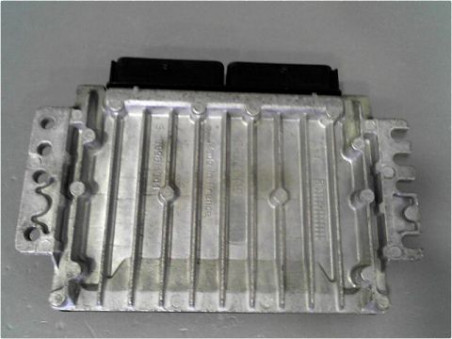 CALCULATEUR MOTEUR RENAULT CLIO 2002