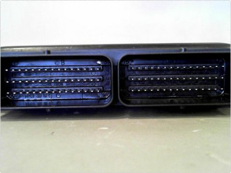 CALCULATEUR MOTEUR RENAULT CLIO 2001