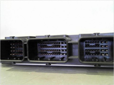 CALCULATEUR MOTEUR RENAULT LAGUNA 2003