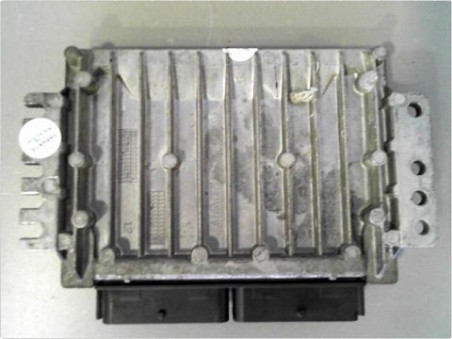 CALCULATEUR MOTEUR RENAULT SCENIC 2000